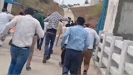 BJP&nbsp;सांसद पर मधुमक्खियों&nbsp;ने किया हमला, दमोह में नेताओं के बीच मची भगदड़; करीब 12 लोग घायल