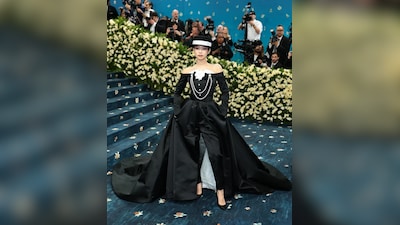 princess polly baby blue dress Met Gala 2025: BLACKPINK's Jennie, Rose And Lisa Shine In Style