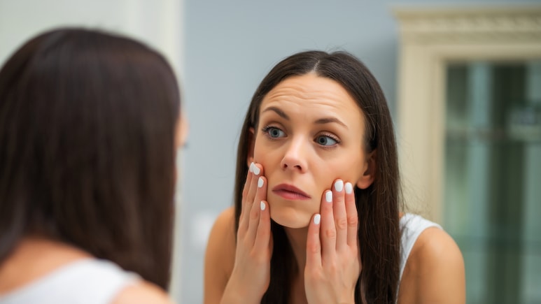 बुढ़ापा जल्दी क्यों आता है? शरीर में इस विटामिन की कमी बन सकती है वजह!