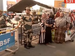 वाघा बॉर्डर पर पाकिस्तान की शर्मनाक करतूत, अपने ही नागरिकों के लिए दरवाजे किए बंद, कई लोग फंसे वाघा बॉर्डर पर पाकिस्तान की शर्मनाक करतूत, अपने ही नागरिकों के लिए दरवाजे किए बंद, कई लोग फंसे