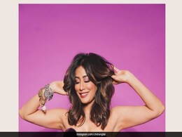 Chitrangda Singh Looks Like A Trophy In A Black Strapless Velour Dress Chitrangda Singh Looks Like A Trophy In A Black Strapless Velour Dress