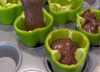Woman Bakes Chocolate Cupcakes In Bell Peppers, Internet Cannot Digest The Idea Woman Bakes Chocolate Cupcakes In Bell Peppers, Internet Cannot Digest The Idea