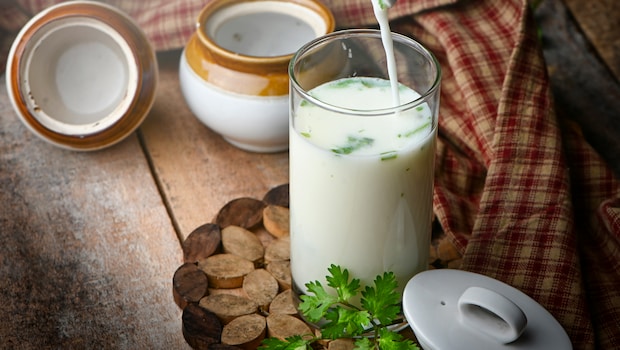 Buttermilk Before Bed For Weight Loss: How Does This Desi Hack Work