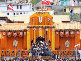 Badrinath Temple Reopens After 6 Months, Decorated With 15 Tons Of Flowers Badrinath Temple Reopens After 6 Months, Decorated With 15 Tons Of Flowers
