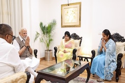 PM Modi Meets Family Of Pahalgam Attack Victim Shubham Dwivedi In Kanpur PM Modi Meets Family Of Pahalgam Attack Victim Shubham Dwivedi In Kanpur