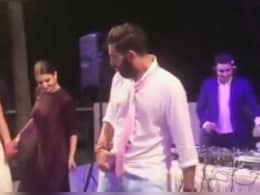 जब युवराज सिंह के साथ अनुष्का शर्मा कर रही थीं डांस, देखने वाला था पति विराट कोहली का रिएक्शन, वीडियो जीत रहा फैंस का दिल  जब युवराज सिंह के साथ अनुष्का शर्मा कर रही थीं डांस, देखने वाला था पति विराट कोहली का रिएक्शन, वीडियो जीत रहा फैंस का दिल