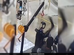 Video: AI Robot Attacks Worker During Testing In Chinese Factory: "Machine Uprising" Video: AI Robot Attacks Worker During Testing In Chinese Factory: "Machine Uprising"
