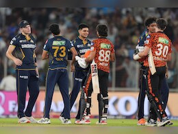 IPL 2025 Points Table: गुजरात ने जीत के साथ प्लेऑफ की तरफ बढ़ाया एक कदम, एक हार से हैदराबाद का काम तमाम, ऐसा है पूरा समीकरण