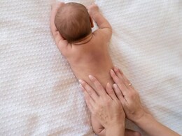 Baby की मालिश करते हुए बिल्कुल न करें ये 5 गलतियां, डॉक्टर ने बताया आगे जाकर हो सकती है बड़ी दिक्कत Baby की मालिश करते हुए बिल्कुल न करें ये 5 गलतियां, डॉक्टर ने बताया आगे जाकर हो सकती है बड़ी दिक्कत
