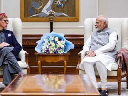 Pahalgam Terror Attack : J&K च्या मुख्यमंत्र्यांनी घेतली पीएम मोदींची भेट Pahalgam Terror Attack : J&K च्या मुख्यमंत्र्यांनी घेतली पीएम मोदींची भेट