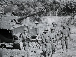 सायरन बजते ही लाइट बंद, घरों के आगे गड्ढे… 1971 में देश ने ऐसे किया था पाकिस्तान से युद्ध का ‘मॉक ड्रिल’ सायरन बजते ही लाइट बंद, घरों के आगे गड्ढे… 1971 में देश ने ऐसे किया था पाकिस्तान से युद्ध का ‘मॉक ड्रिल’
