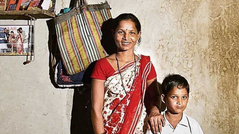 Nandurbar News : गॅस कनेक्शनला 7 वर्षे, लाडकी बहीण योजनेला 9 महिने; देशातील पहिली आधारकार्डधारक महिला निराधारच!