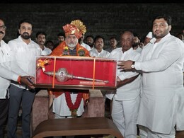 Political News : सांगलीत ठाकरे गटाला धक्का, चंद्रहार पाटील शिवसेना शिंदे गटाच्या वाटेवर?