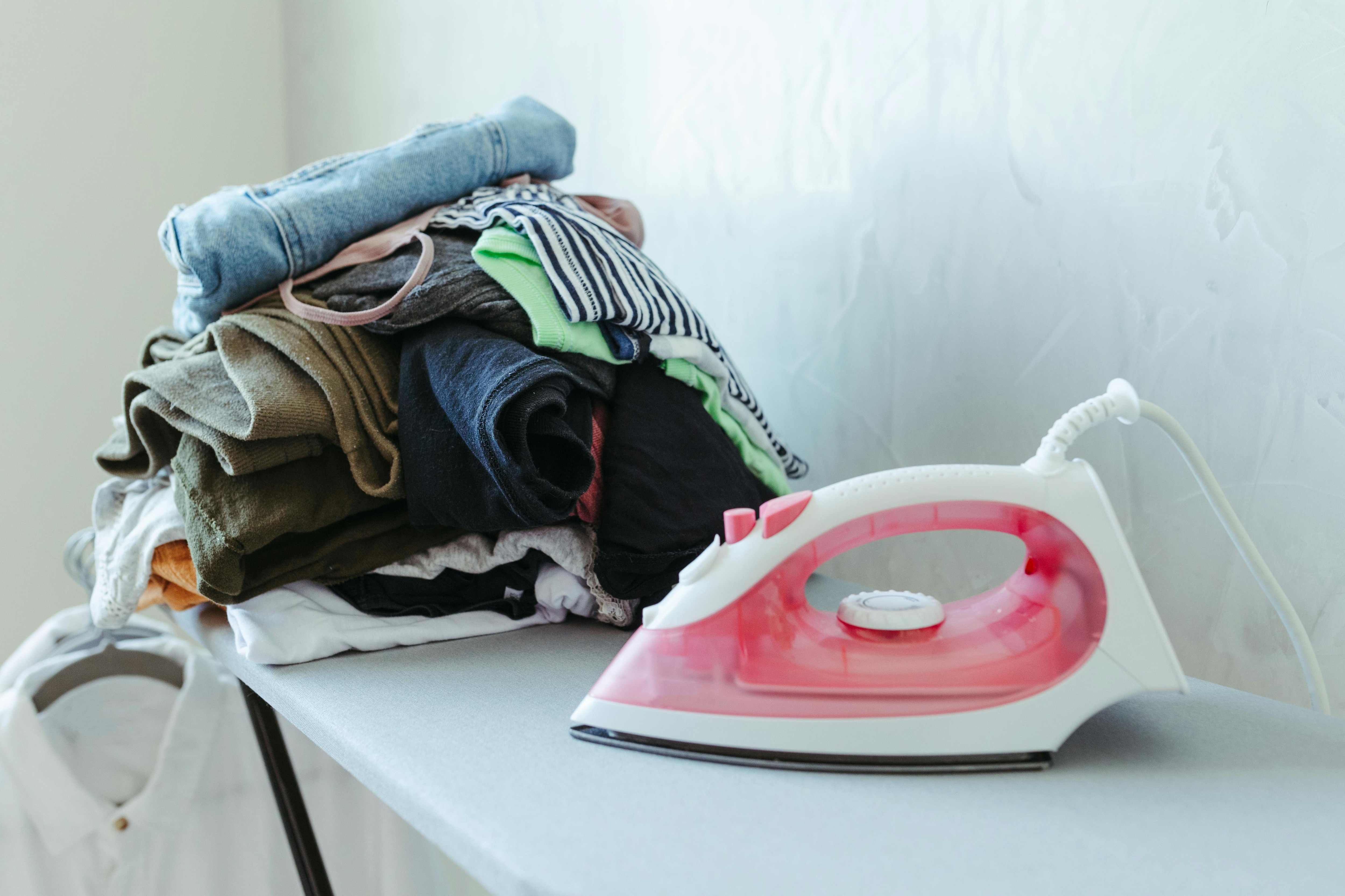 Top 5 Dry Irons That Deliver Crisp Results Without Breaking Down