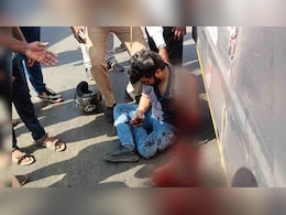 दर्दनाक! मुंबई में बाइक की बस से टक्कर में एक व्यक्ति का हाथ कटा दर्दनाक! मुंबई में बाइक की बस से टक्कर में एक व्यक्ति का हाथ कटा