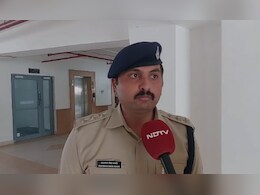 जबलपुर में सैन्य इलाके की तस्वीरें ले रहे दो युवक हिरासत में, महंगा पड़ सकता है रील का ऐसा खुमार जबलपुर में सैन्य इलाके की तस्वीरें ले रहे दो युवक हिरासत में, महंगा पड़ सकता है रील का ऐसा खुमार