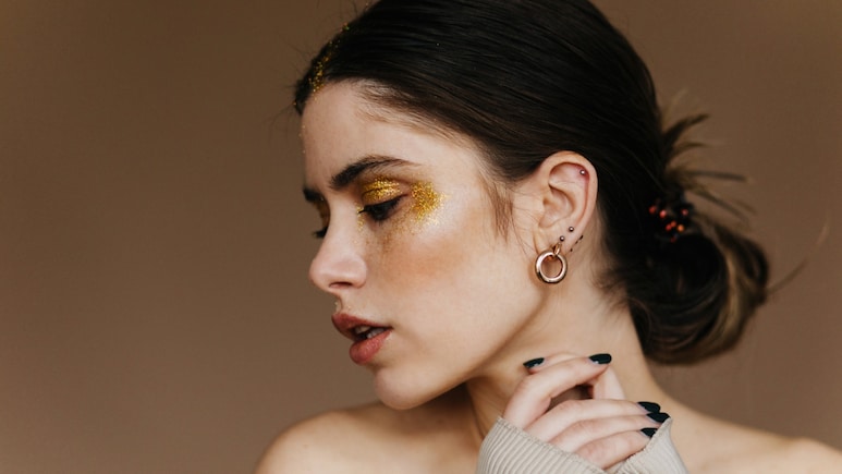 ऑफिस में नहीं दिखना चाहती बहनजी, तो ट्राई करें ये 7 Earrings, कम दाम में देंगे आपको ज्यादा स्टाइल ऑफिस में नहीं दिखना चाहती बहनजी, तो ट्राई करें ये 7 Earrings, कम दाम में देंगे आपको ज्यादा स्टाइल