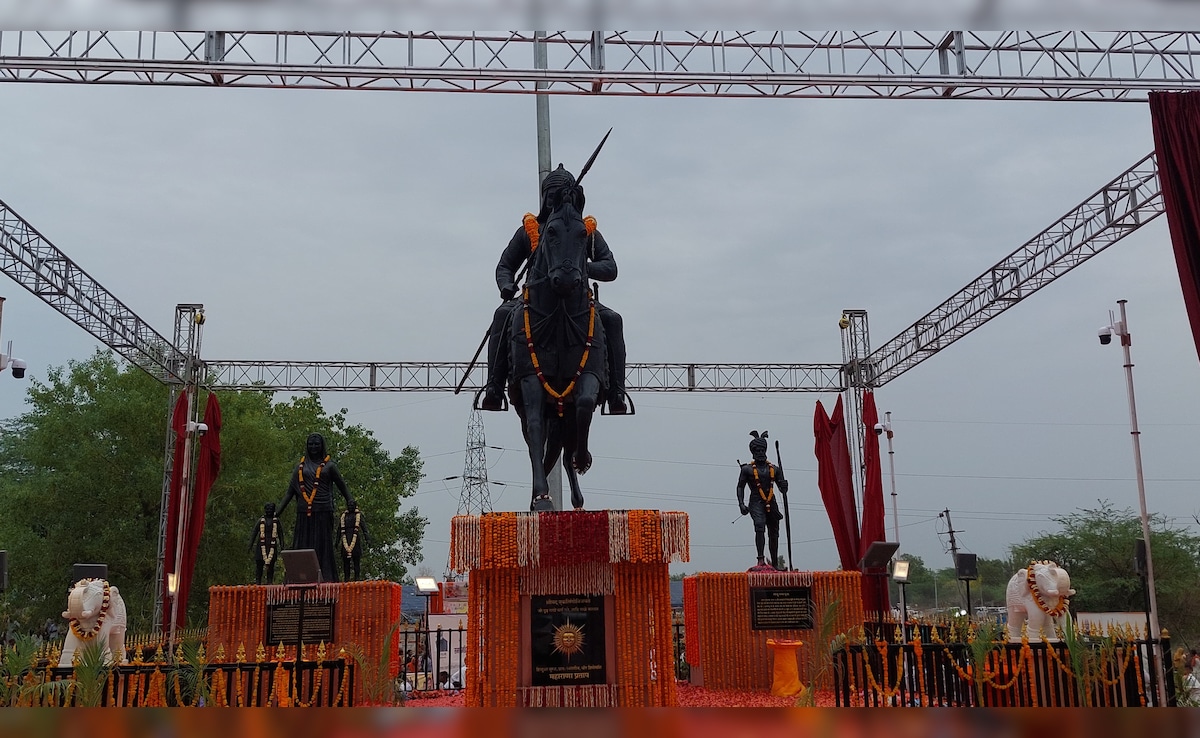 Джайпур Владетелят на Мевар Раджпут Махарана Пратап пое моголите в