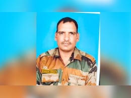 जम्मू-कश्मीर में तैनात झुंझुनूं का जवान शहीद, PAK से तनाव पर 15 दिन पहले कैंसिल हुई थी छुट्टी जम्मू-कश्मीर में तैनात झुंझुनूं का जवान शहीद, PAK से तनाव पर 15 दिन पहले कैंसिल हुई थी छुट्टी