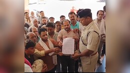 मृतकों की अस्थियां लेकर कलेक्ट्रट पहुंचे समाज के लोग, अफसरों से कर दी ये मांग&nbsp;