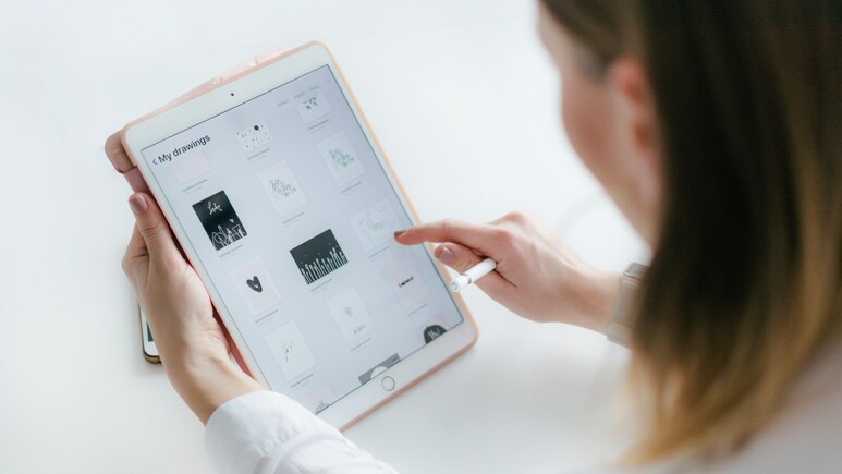 iPad Air या iPad Pro? कौन है आपके लिए सही, जानें इनकी कीमत, डिस्प्ले, बैटरी लाइफ समेत अन्य फीचर्स के बारे में iPad Air या iPad Pro? कौन है आपके लिए सही, जानें इनकी कीमत, डिस्प्ले, बैटरी लाइफ समेत अन्य फीचर्स के बारे में