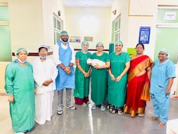 तेलंगाना में कलेक्टर की पत्नी ने पेश की मिसाल, डिलीवरी के लिए चुना सरकारी अस्पताल तेलंगाना में कलेक्टर की पत्नी ने पेश की मिसाल, डिलीवरी के लिए चुना सरकारी अस्पताल