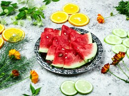 How To Cut Watermelon In Different Ways - Try These Simple Tricks How To Cut Watermelon In Different Ways - Try These Simple Tricks