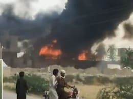 पाकिस्तानातील सिंध प्रांतामध्ये गृहमंत्र्यांच्या घरावर हल्ला, आंदोलकांकडून जाळपोळ