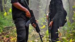 Crime News : छत्तीसगडच्या बिजापूरमध्ये नक्षलवाद्यांनी केली काँग्रेस नेत्याची हत्या, परिसरात भीतीचं वातावरण
