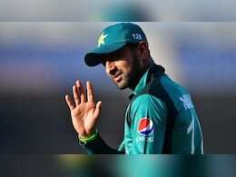 Shoaib Malik: शोएब मलिक ने पाकिस्तान क्रिकेट को दिया 440 वोल्ट का झटका, छोड़ दिया टीम का साथ, जानें क्यों Shoaib Malik: शोएब मलिक ने पाकिस्तान क्रिकेट को दिया 440 वोल्ट का झटका, छोड़ दिया टीम का साथ, जानें क्यों