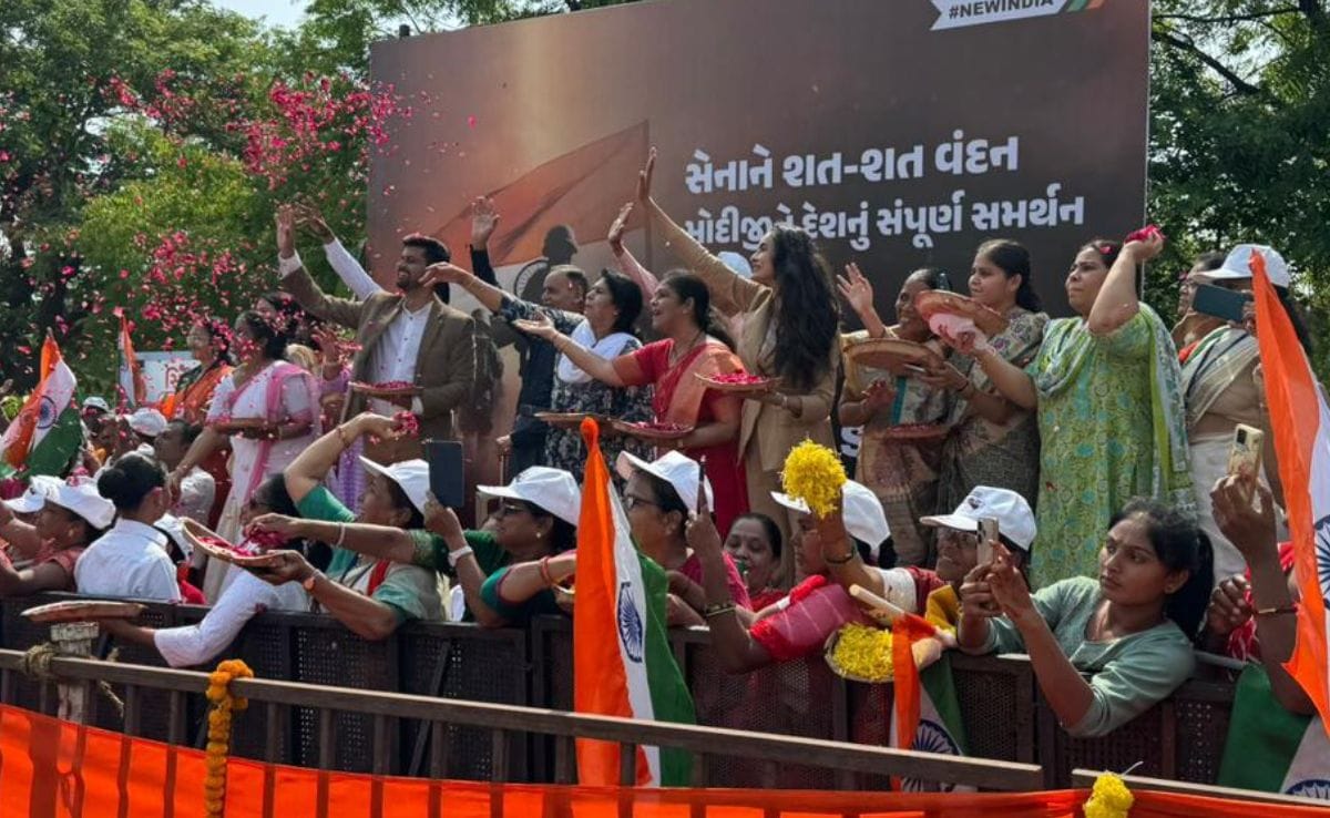 Ню Делхи Семейството на полковник София Куреши офицерът на индийската