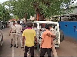 Job Scam: रेलवे में सरकारी नौकरी दिलाने के नाम पर युवक से ले लिए 17 लाख रुपये, शिकायत के बाद पुलिस ने सिखाया सबक Job Scam: रेलवे में सरकारी नौकरी दिलाने के नाम पर युवक से ले लिए 17 लाख रुपये, शिकायत के बाद पुलिस ने सिखाया सबक