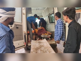 Hit And Run : तेज रफ्तार बोलेरो ने बाइक सवार परिवार को मारी टक्कर, पति-पत्नी की मौत; बेटा गंभीर घायल Hit And Run : तेज रफ्तार बोलेरो ने बाइक सवार परिवार को मारी टक्कर, पति-पत्नी की मौत; बेटा गंभीर घायल