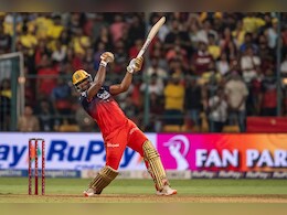 RCB vs CSK: रोमारियो शेफर्ड ने 378 की स्ट्राइक रेट से ठोके रन, IPL में बनाया महारिकॉर्ड, गेल- फाफ- कोहली भी नहीं कर पाए थे ऐसा RCB vs CSK: रोमारियो शेफर्ड ने 378 की स्ट्राइक रेट से ठोके रन, IPL में बनाया महारिकॉर्ड, गेल- फाफ- कोहली भी नहीं कर पाए थे ऐसा
