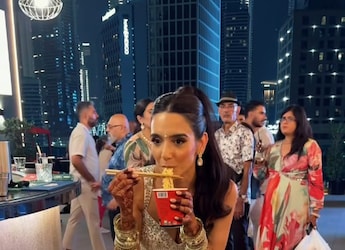 Watch: Bride's Love For Instant Noodles Inspires Late-Night Ramen Bar At Indian Wedding Watch: Bride's Love For Instant Noodles Inspires Late-Night Ramen Bar At Indian Wedding