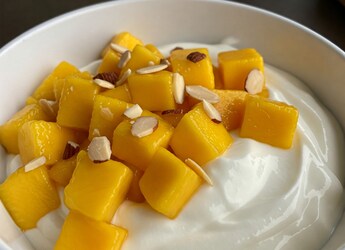 5-Minute Mango Bowl: Your Go-To Protein Snack For Weight Loss 5-Minute Mango Bowl: Your Go-To Protein Snack For Weight Loss