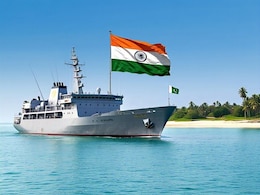 भारत की कार्रवाई से बौखलाया पाकिस्तान, भारतीय जहाजों के लिए बंद किए अपने बंदरगाह