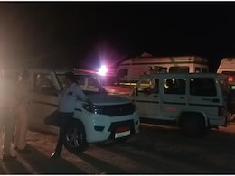 अवैध खनन रोकने गई पुलिस के डंडे लगने से ट्रैक्टर ड्राइवर की मौत! बजरी माफिया ने गाड़ी फूंकी, पुलिसकर्मियों को दौड़ाया अवैध खनन रोकने गई पुलिस के डंडे लगने से ट्रैक्टर ड्राइवर की मौत! बजरी माफिया ने गाड़ी फूंकी, पुलिसकर्मियों को दौड़ाया