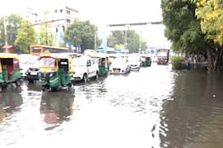 NDTV Ground Report: Rains Bring Traffic To Halt, People Wade Through Water In Delhi NDTV Ground Report: Rains Bring Traffic To Halt, People Wade Through Water In Delhi