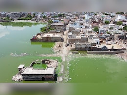 Rajasthan: डीडवाना के खारिया तालाब की आधी जमीन 'गायब', उसी में गिर रहा शौचालय का पानी, कमिश्नर की रिपोर्ट में खुलासा Rajasthan: डीडवाना के खारिया तालाब की आधी जमीन 'गायब', उसी में गिर रहा शौचालय का पानी, कमिश्नर की रिपोर्ट में खुलासा