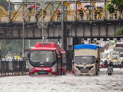 Cloudy Skies And Heavy Rain In Mumbai Today: Weather Office