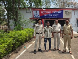 चार बच्चों की मां ने पहले अपने आशिक को बुलाया घर, फिर पति की ऐसे करा दी हत्या, इस तरह दोनों पहुंचे सलाखों के पीछे चार बच्चों की मां ने पहले अपने आशिक को बुलाया घर, फिर पति की ऐसे करा दी हत्या, इस तरह दोनों पहुंचे सलाखों के पीछे