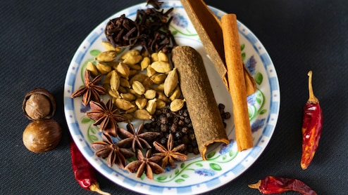 ऐसे करें हल्दी-लाल मिर्च में मिलावट की पहचान