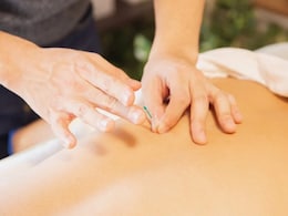 Illegal Acupuncture In Cybercafe Leaves Chinese Man In ICU With Punctured Lungs Illegal Acupuncture In Cybercafe Leaves Chinese Man In ICU With Punctured Lungs