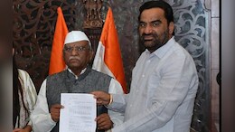 Rajasthan: 'मैंने कहा कि मेरे फोन की जासूसी हो रही है', राज्यपाल से मिले हनुमान बेनीवाल बोले - हमारा धरना जारी है