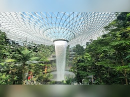 Indian Woman Jailed For 8 Days, Another Fined For Theft At Singapore Airport Indian Woman Jailed For 8 Days, Another Fined For Theft At Singapore Airport