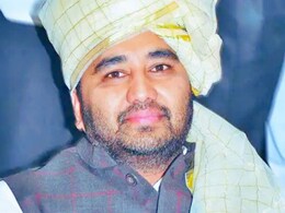 Haji Arafat Sheikh : भाजप नेते थोडक्यात बचावले, हाजी अराफत शेख यांच्या कारला अपघात