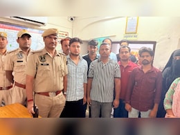 पुलिसकर्मी कैदियों को गर्लफ्रेंड से मिलवाने ले जाते थे होटल, खुली पोल तो गिरी गाज पुलिसकर्मी कैदियों को गर्लफ्रेंड से मिलवाने ले जाते थे होटल, खुली पोल तो गिरी गाज