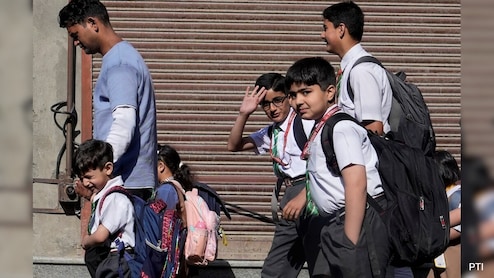 Schools New Time: हर शनिवार को स्कूल लगने का नया टाइम टेबल जारी, शिक्षा विभाग ने दिए आदेश