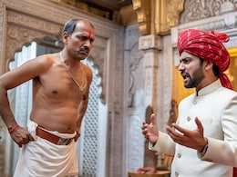 शादी के फेरों को रोक दूल्हा और मंदिर के सेवादार के बीच चले लात-घूंसे, आठ लोग हुए लहूलुहान, मामूली सी थी वजह शादी के फेरों को रोक दूल्हा और मंदिर के सेवादार के बीच चले लात-घूंसे, आठ लोग हुए लहूलुहान, मामूली सी थी वजह